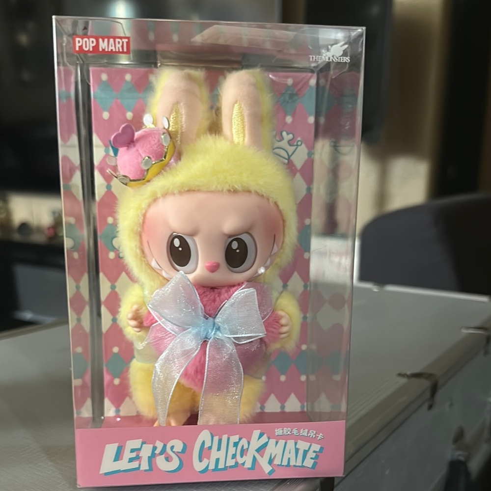 Authentic Pop Mart Let's Checkmate Labubu  Figure
